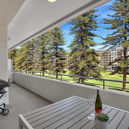 Sea And Park Deluxe Glenelg Apartment Exterior photo