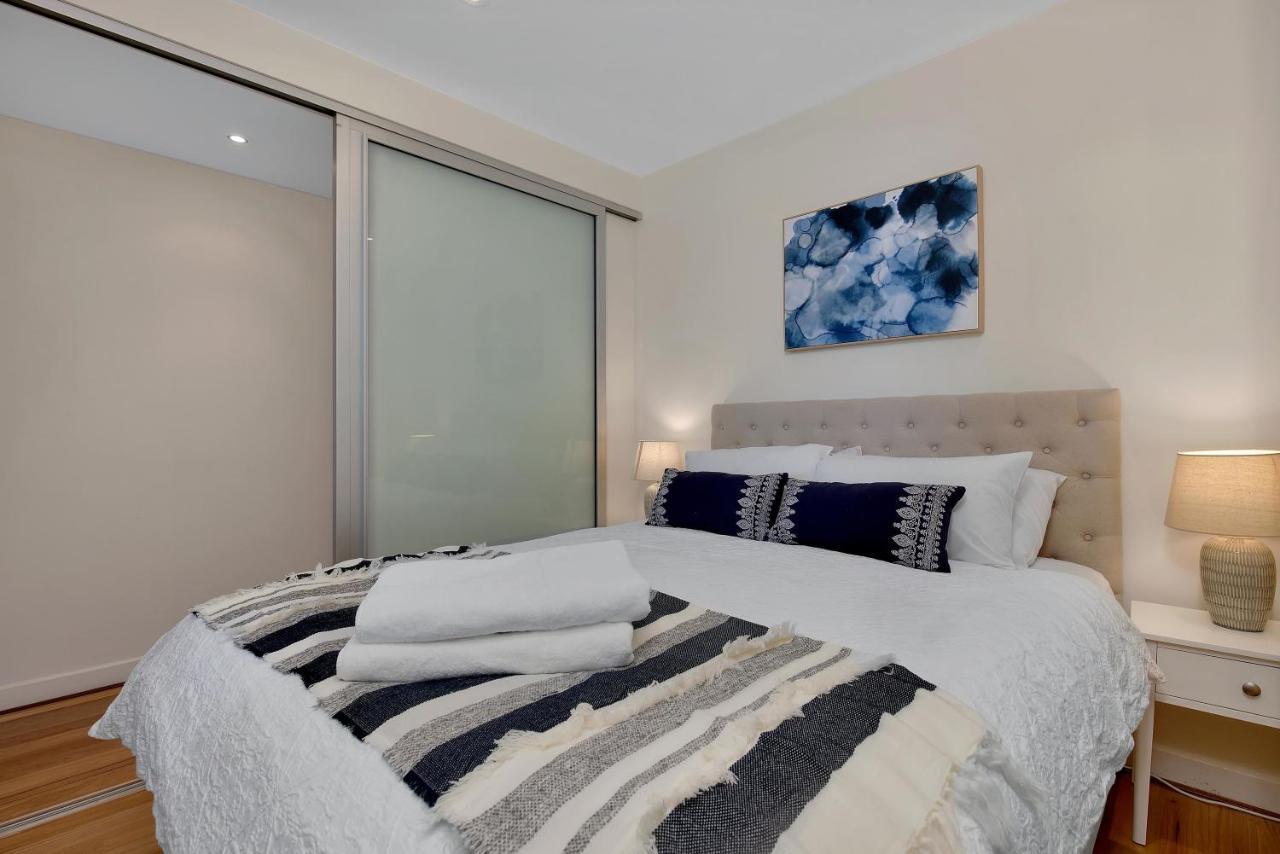 Sea And Park Deluxe Glenelg Apartment Exterior photo